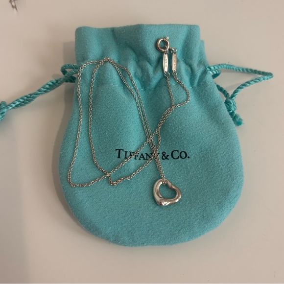 ♥️Tiffany & Co. Heart Necklace - Picture 1 of 3